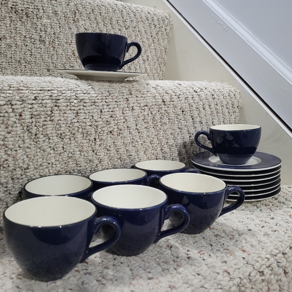 Crate & Barrel 8 tea blue tea cup sets